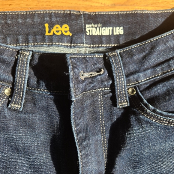 LEE, Women's Dark Blue Jeans. Size 6 (M) - Picture 3 of 12